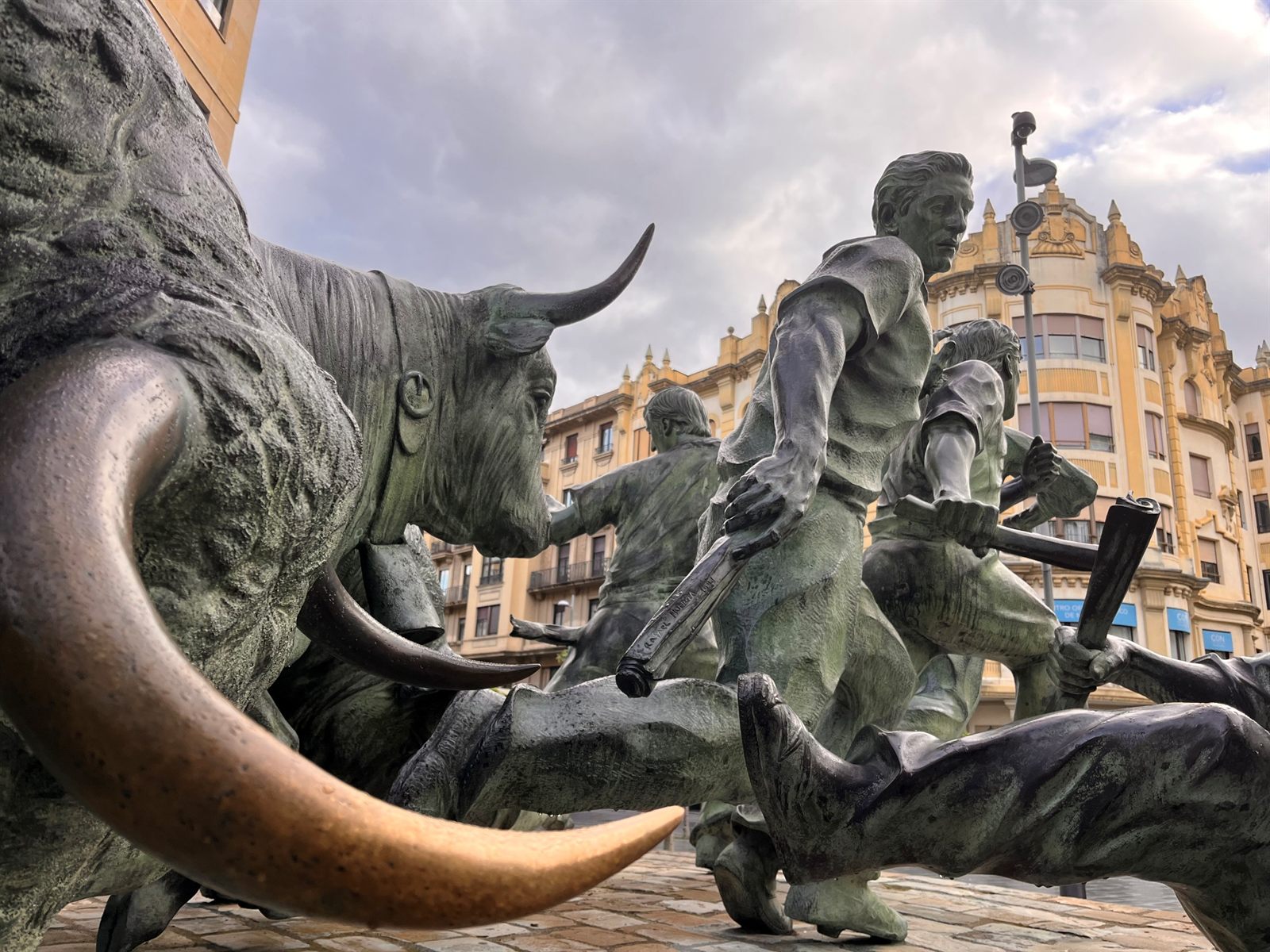 Monumento al encierro en Pamplona